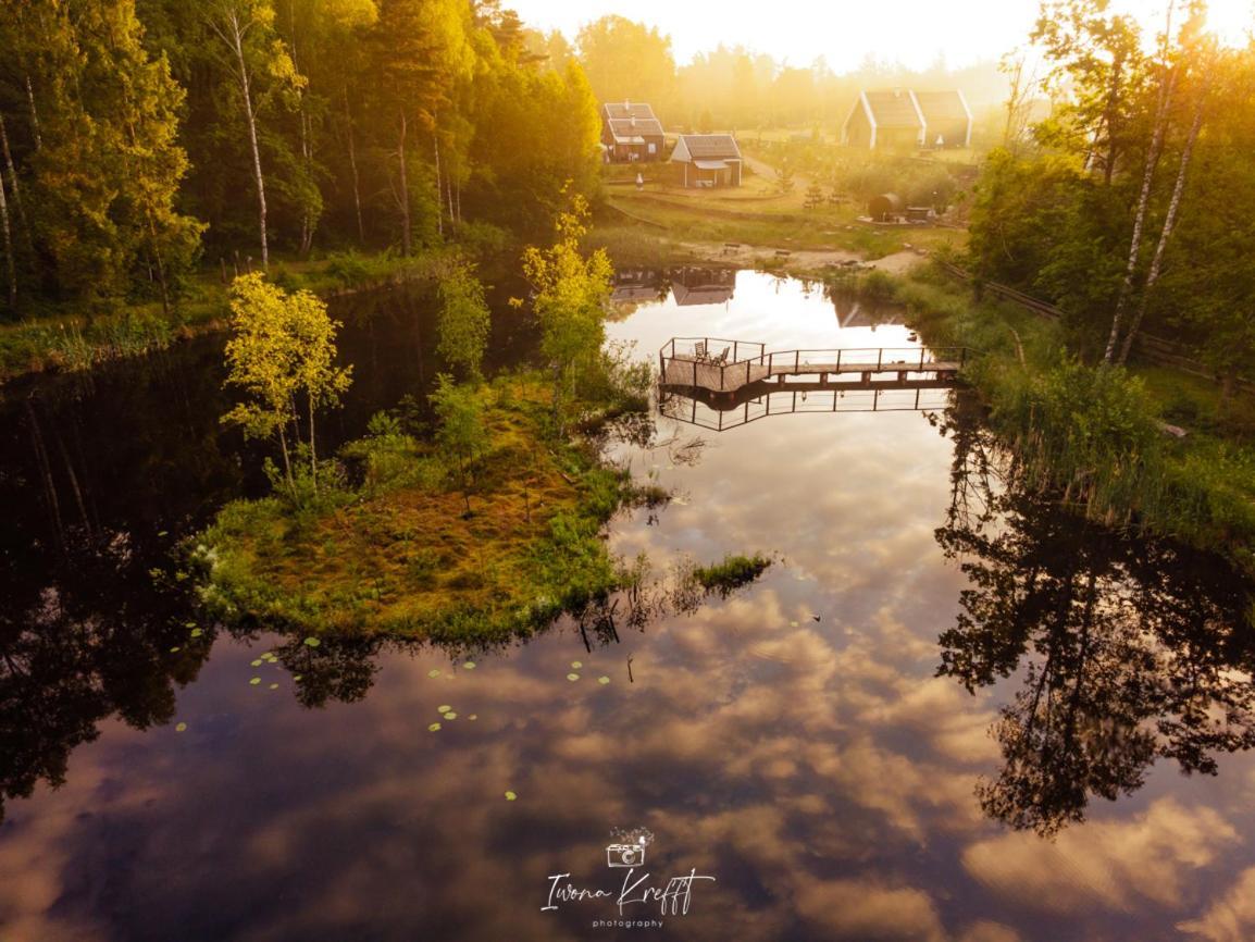 Osada Skoczkowo Komfortowe Domki Z Jacuzzi Nad Jeziorem- Sauna- Balia- Prywatny Staw Wedkarski Podiazy Exterior photo
